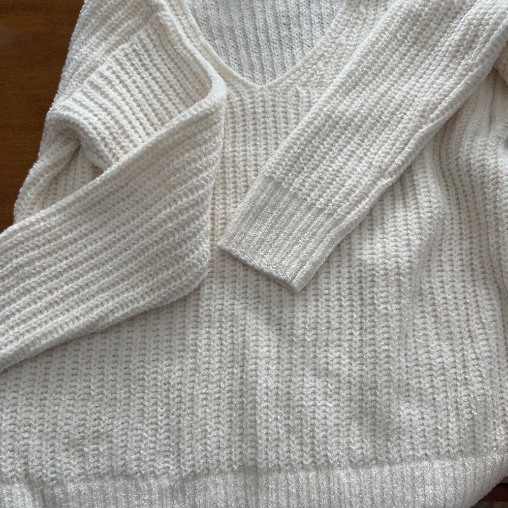 White sweater - Picture 3 of 4